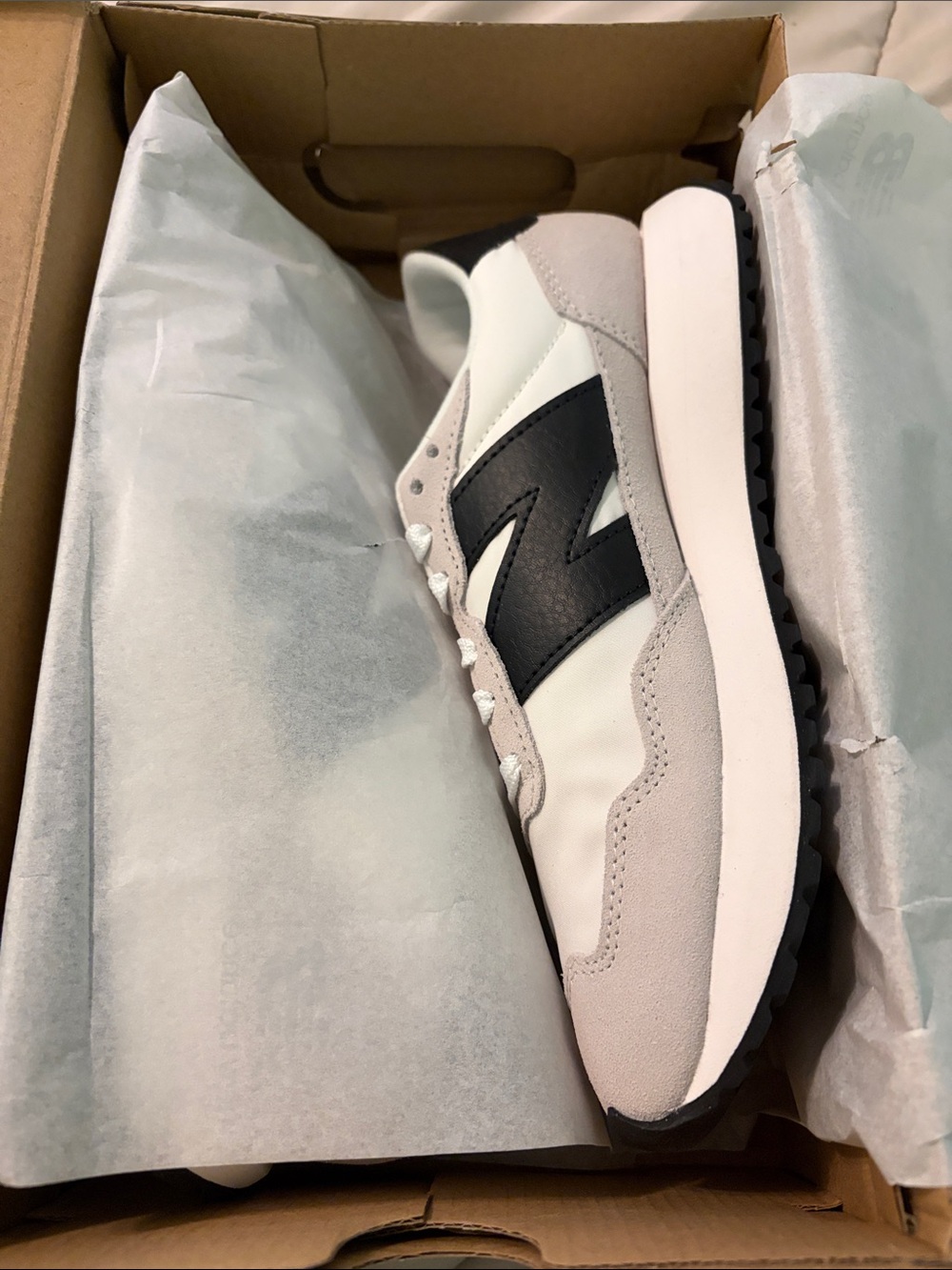 NEVER BEEN WORN New Balance White, Black & Light Gray Retro Sneaker